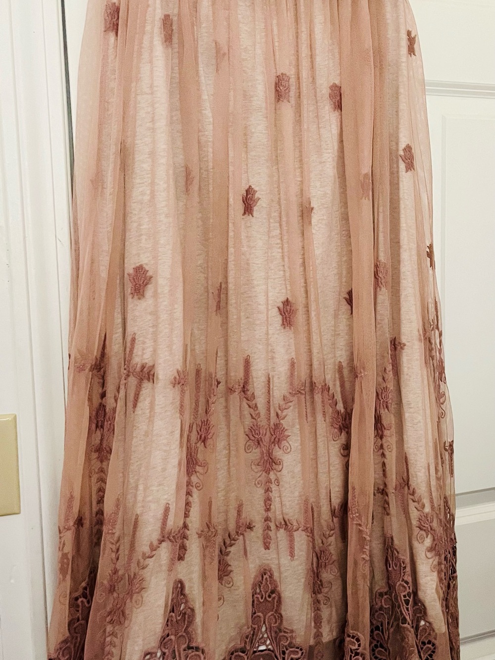 Sundance Vintage Looking Lace Overlay Jersey Dusty Pink Embroidered Maxi Skirt - Picture 3 of 9